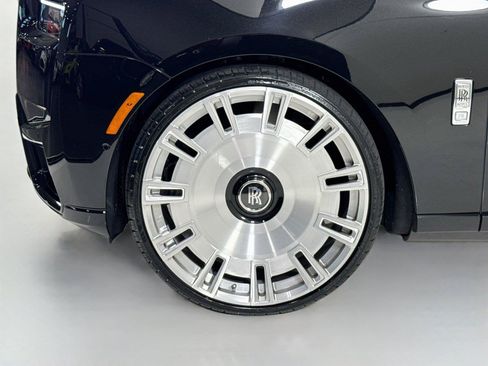 Used 2025 Rolls-Royce Cullinan AWD/4WD image 38