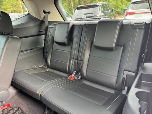 Used 2022 Volkswagen Atlas SE w/ Panoramic Sunroof Package FWD image 16