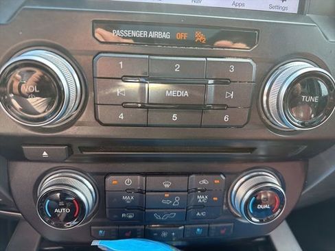 Used 2018 Ford F150 Platinum w/ Equipment Group 701A Luxury AWD/4WD image 18