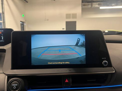 Used 2023 Toyota Prius Limited AWD/4WD image 18