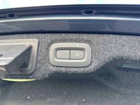 Used 2019 Volvo S60 T6 Momentum w/ Multimedia Package image 46