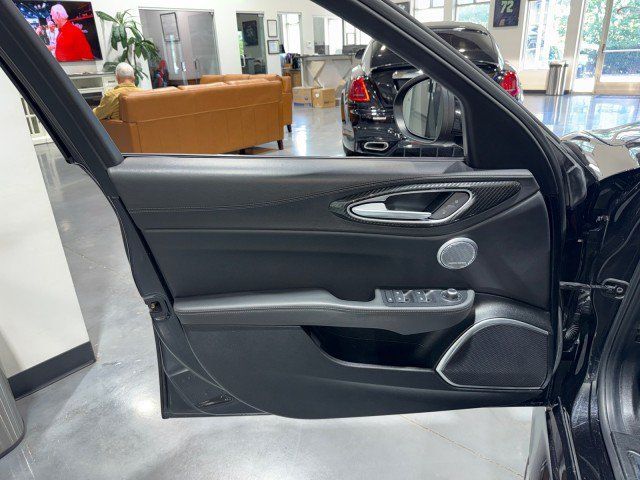 Used 2018 Alfa Romeo Giulia Quadrifoglio w/ Driver Assist Dynamic Package RWD image 47
