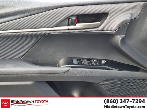 Used 2025 Toyota Camry SE FWD image 10