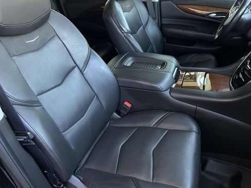 Used 2019 Cadillac Escalade ESV Premium Luxury AWD/4WD image 24