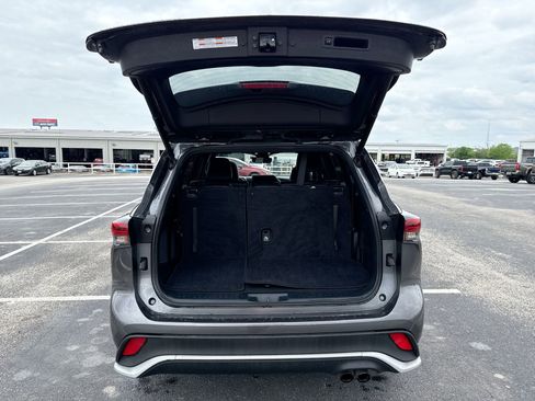 Used 2023 Toyota Highlander XSE image 20