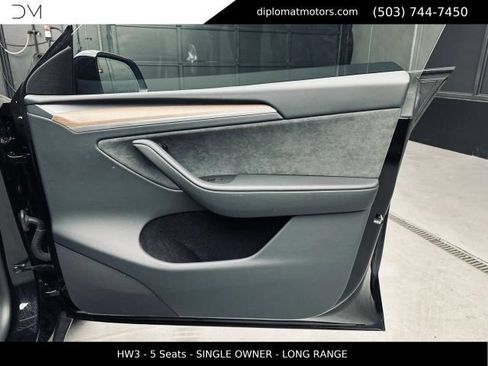 Used 2023 Tesla Model Y Long Range AWD/4WD image 25