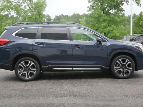 Certified 2023 Subaru Ascent Limited AWD/4WD image 10