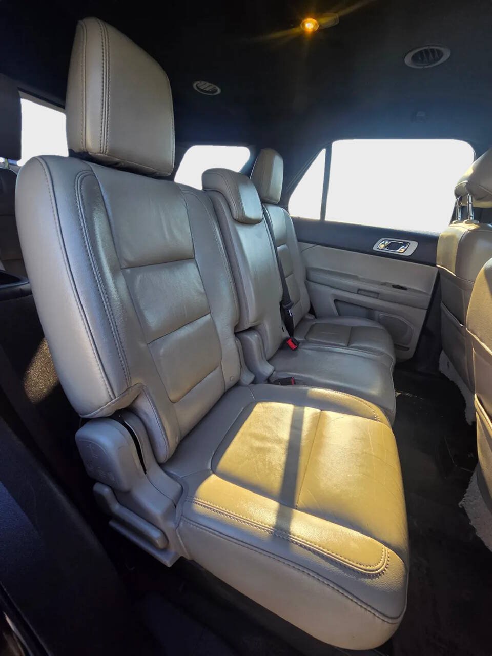 Used 2014 Ford Explorer XLT w/ Equipment Group 202A FWD image 14