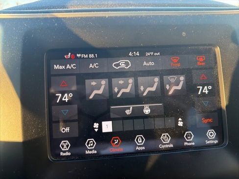 Used 2019 Jeep Cherokee Latitude Plus image 39