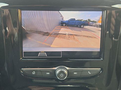 Used 2023 Chevrolet Traverse LS FWD image 14