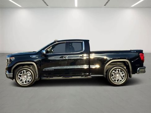 Used 2024 GMC Sierra 1500 SLE image 2