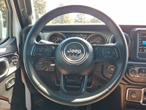 Used 2023 Jeep Wrangler Unlimited Sport AWD/4WD image 18
