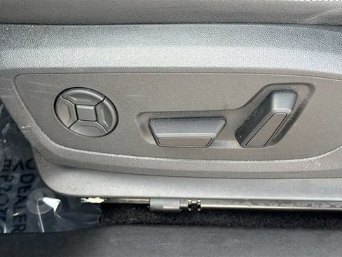 Used 2025 Audi Q4 e-tron Premium w/ Convenience Package RWD image 24