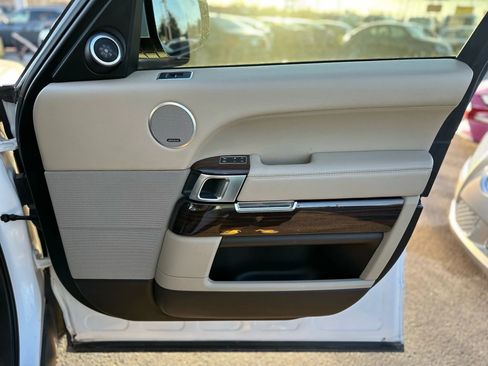 Used 2016 Land Rover Range Rover HSE image 21