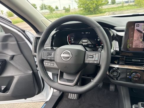 New 2026 Nissan Pathfinder Platinum AWD/4WD image 22