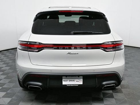 Certified 2025 Porsche Macan image 28