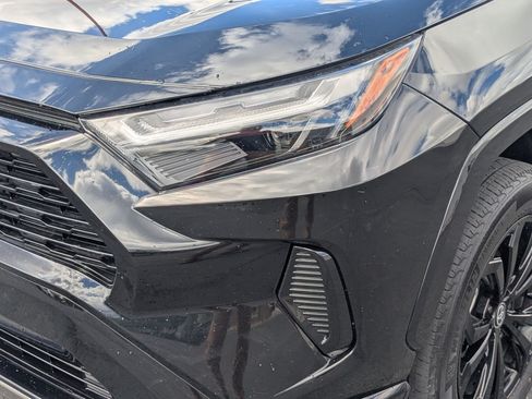 Used 2022 Toyota RAV4 SE w/ Convenience Package AWD/4WD image 12