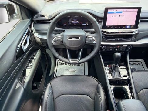 Used 2023 Jeep Compass High Altitude w/ Driver Assist Group I image 17