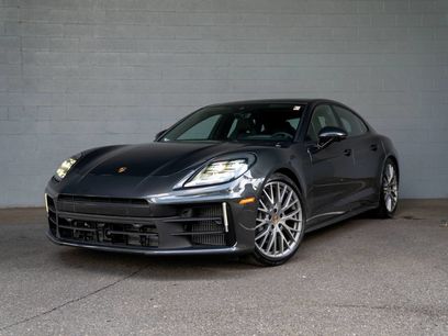 New 2025 Porsche Panamera 4
