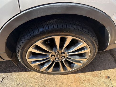 Used 2017 Lincoln MKX Reserve w/ Canadian Touring Package image 11