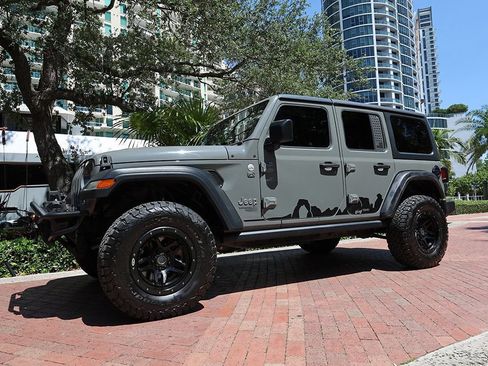 Used 2018 Jeep Wrangler Unlimited Sport AWD/4WD image 32