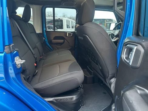 Used 2022 Jeep Wrangler Unlimited Rubicon 4xe w/ Cold Weather Group AWD/4WD image 12