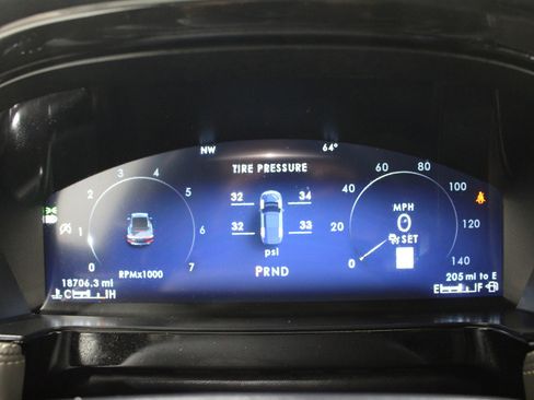 Used 2025 Lincoln Corsair FWD image 12