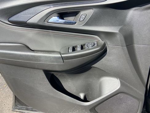 Used 2022 Chevrolet TrailBlazer RS FWD image 17