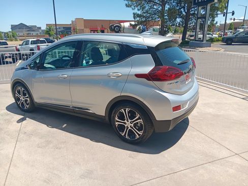 Used 2018 Chevrolet Bolt Premier w/ Driver Confidence II Package FWD image 3