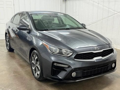 Used 2019 Kia Forte LXS FWD image 2