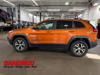 Used 2016 Jeep Cherokee Trailhawk w/ Comfort/Convenience Group AWD/4WD video 1