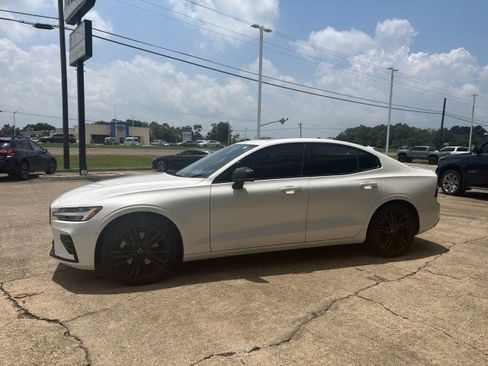Used 2023 Volvo S60 B5 Plus FWD image 7
