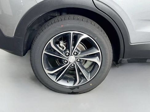 Used 2023 Buick Encore GX Select w/ Safety Package II AWD/4WD image 35