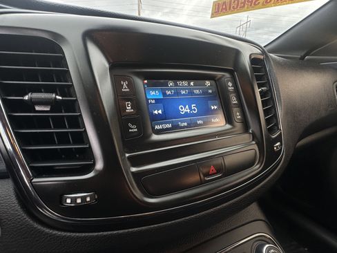 Used 2016 Chrysler 200 S FWD image 15