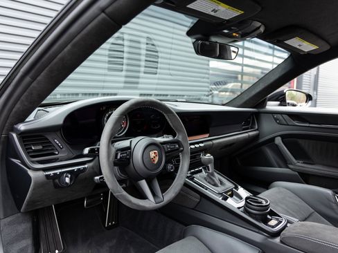 Certified 2024 Porsche 911 GT3 image 4