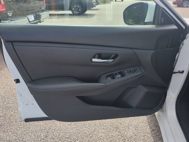 Used 2025 Nissan Sentra SV FWD image 11