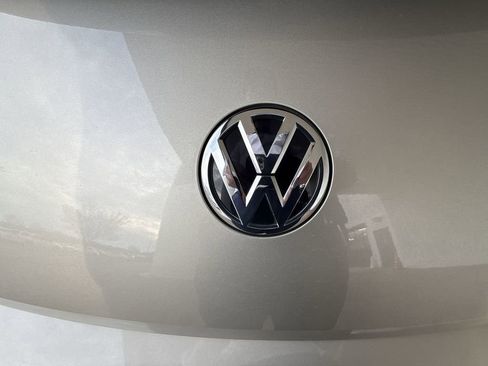 Used 2013 Volkswagen Beetle 2.5 image 28