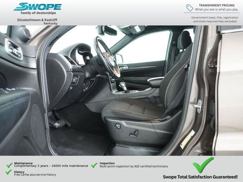 Used 2019 Jeep Grand Cherokee Laredo w/ 18" Wheel & 8.4" Radio Group AWD/4WD image 12
