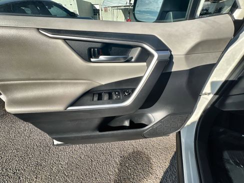 Used 2020 Toyota RAV4 XLE image 15