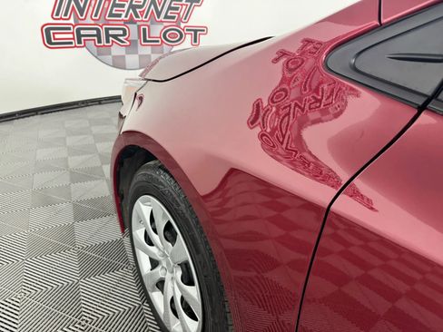 Used 2022 Toyota Corolla LE image 21