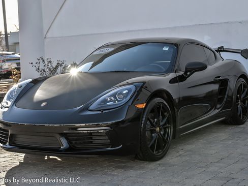 Used 2025 Porsche 718 Cayman image 4