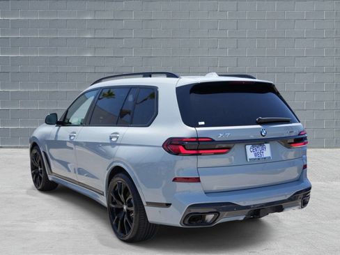 Used 2024 BMW X7 xDrive40i w/ M Sport Package AWD/4WD image 3