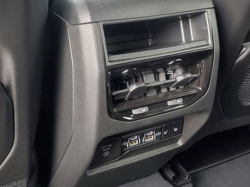 Used 2023 Jeep Grand Cherokee Overland AWD/4WD image 35
