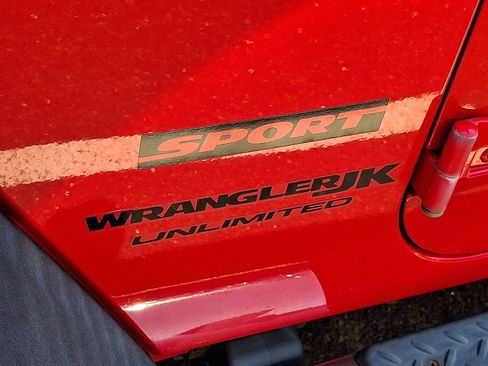 Used 2018 Jeep Wrangler Unlimited Sport S AWD/4WD image 10