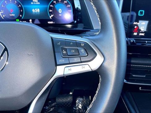 Used 2024 Volkswagen Atlas Cross Sport SE image 21