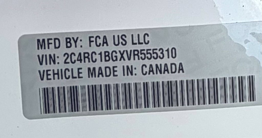 New 2027 Chrysler Pacifica Select w/ Family Tech Group FWD image 39