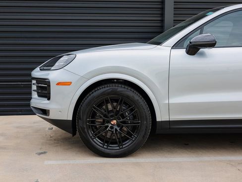 Certified 2026 Porsche Cayenne Coupe image 11