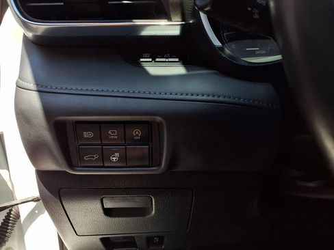 Used 2023 Toyota Highlander Limited FWD image 14