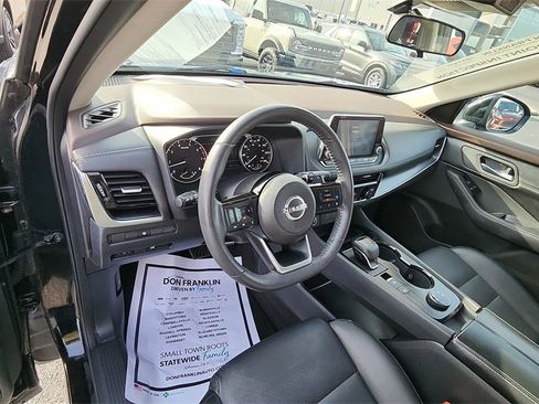 Used 2023 Nissan Rogue SV w/ SV Premium Package image 10