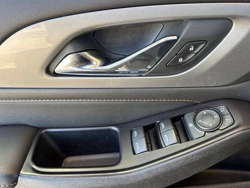 Used 2018 Chevrolet Traverse LT w/ LPO, Floor Liner Package AWD/4WD image 11